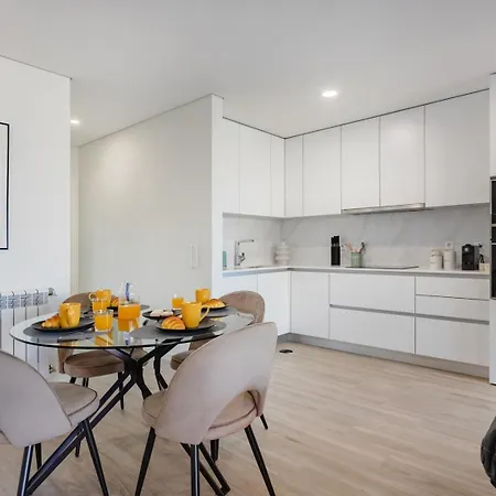 The Pine Flat With Pool @ Furadouro Daire