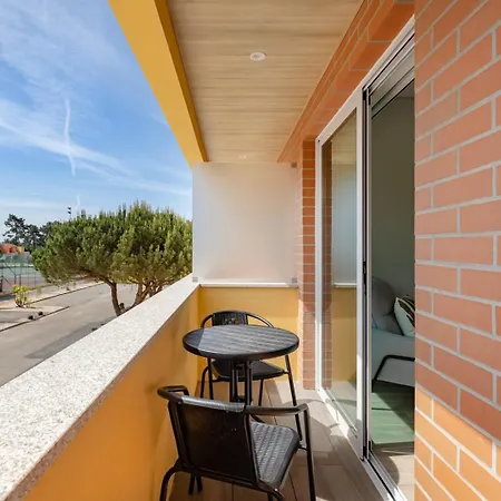 The Pine Flat With Pool @ Furadouro Daire *