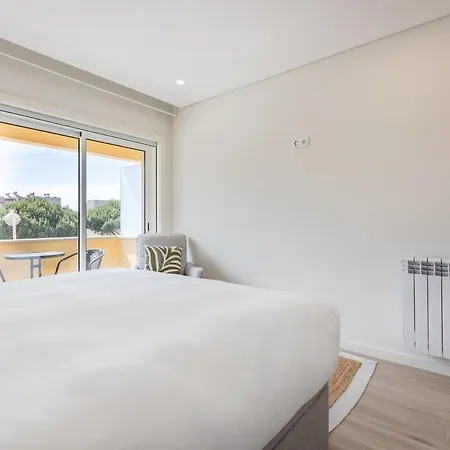 The Pine Flat With Pool @ Furadouro Apartment