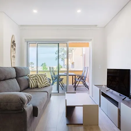 The Pine Flat With Pool @ Furadouro Apartment