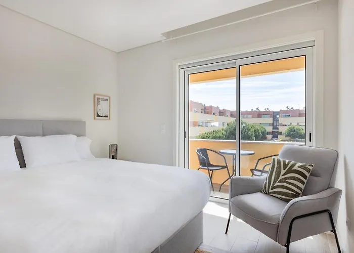 The Pine Flat With Pool @ Furadouro