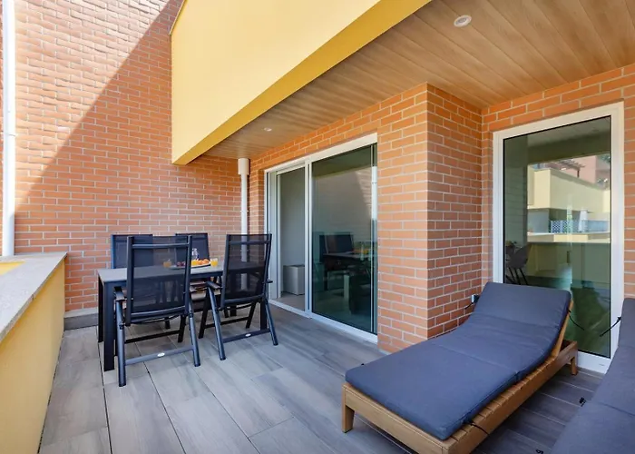 The Pine Flat With Pool @ Furadouro * Овар